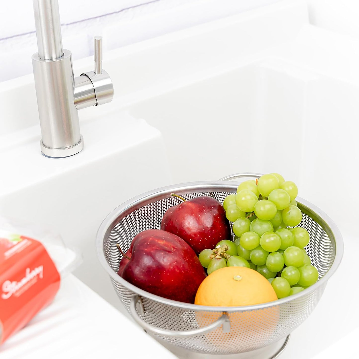 SAMMART 10 inches Perforated Stainless Steel Sheet Colander with Handle - Strainer for Pasta, Noodle and Fruits
